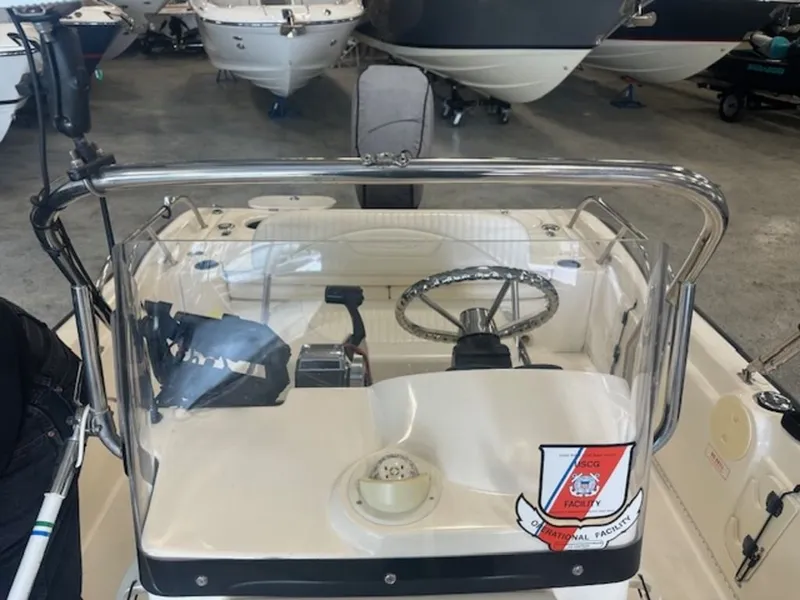 Slide: The Image of Boston Whaler 180 Dauntless 2002 - 12