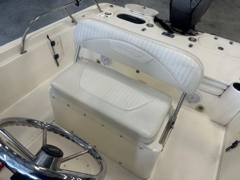 Slide: The Image of Boston Whaler 180 Dauntless 2002 - 13