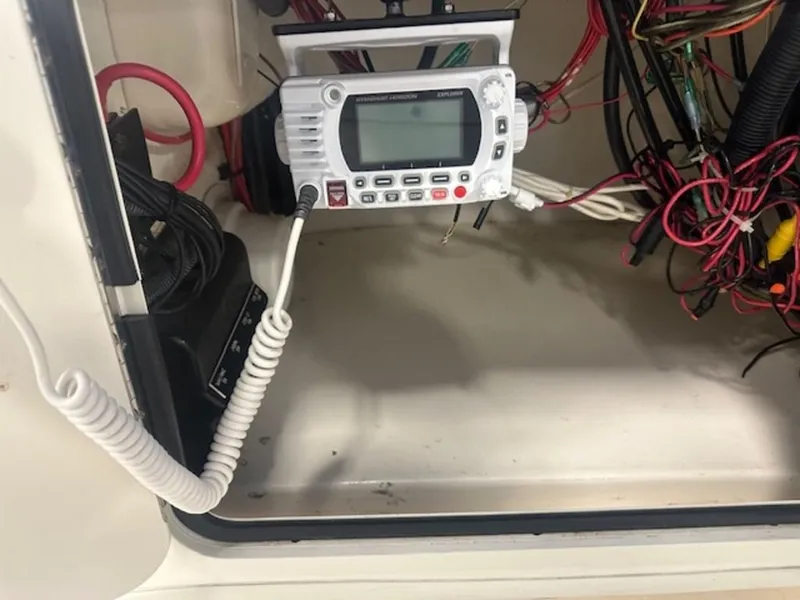 Slide: The Image of Boston Whaler 180 Dauntless 2002 - 15