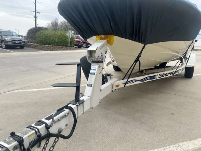 Slide: The Image of Boston Whaler 180 Dauntless 2002 - 5