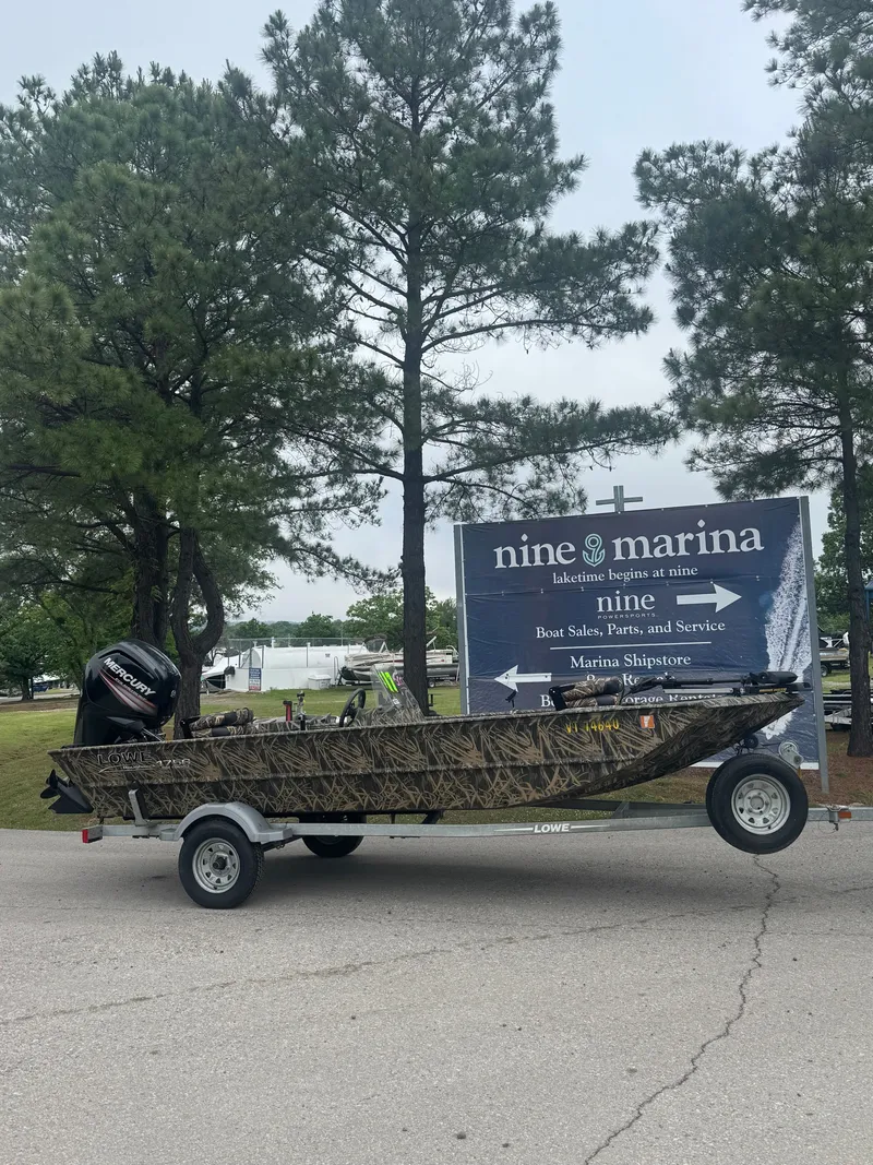 The Image of Lowe Roughneck 1756SC 2017 - 1