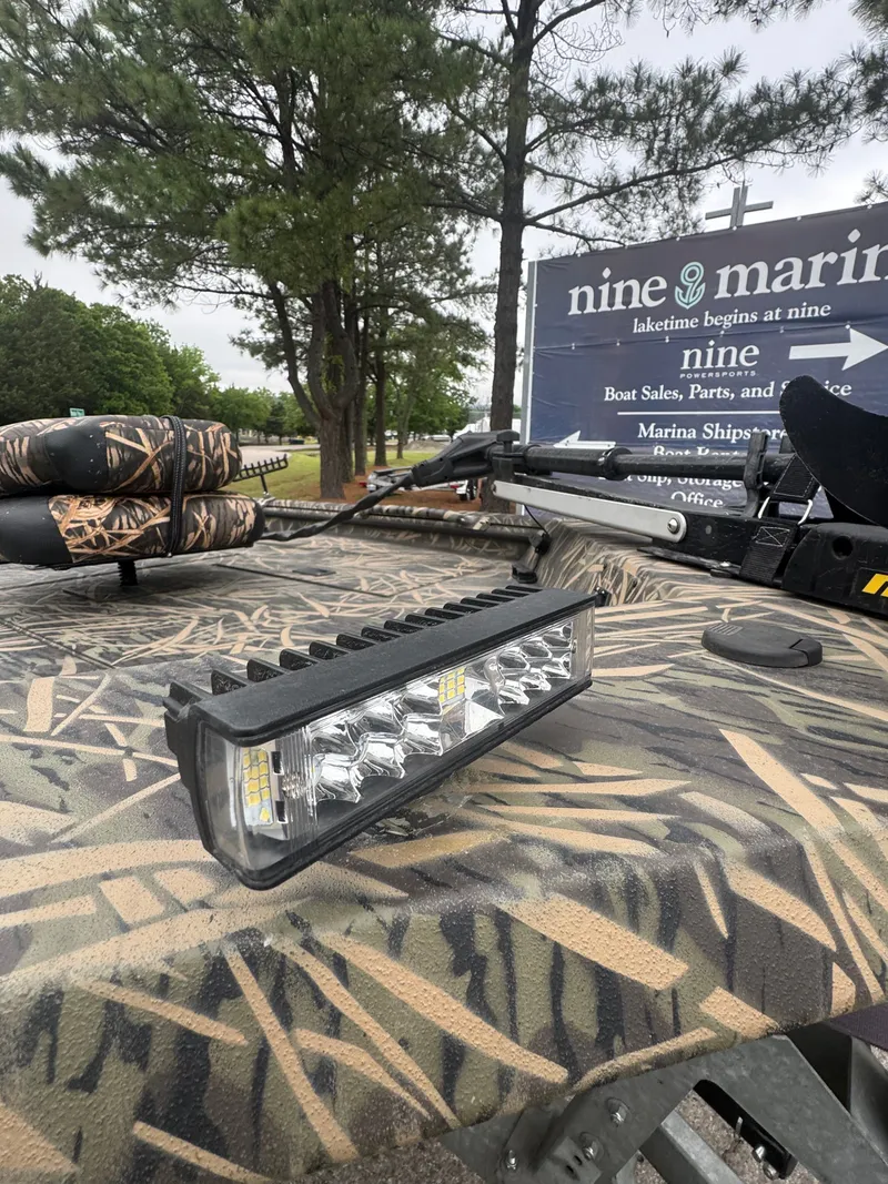 Slide: The Image of Lowe Roughneck 1756SC 2017 - 7