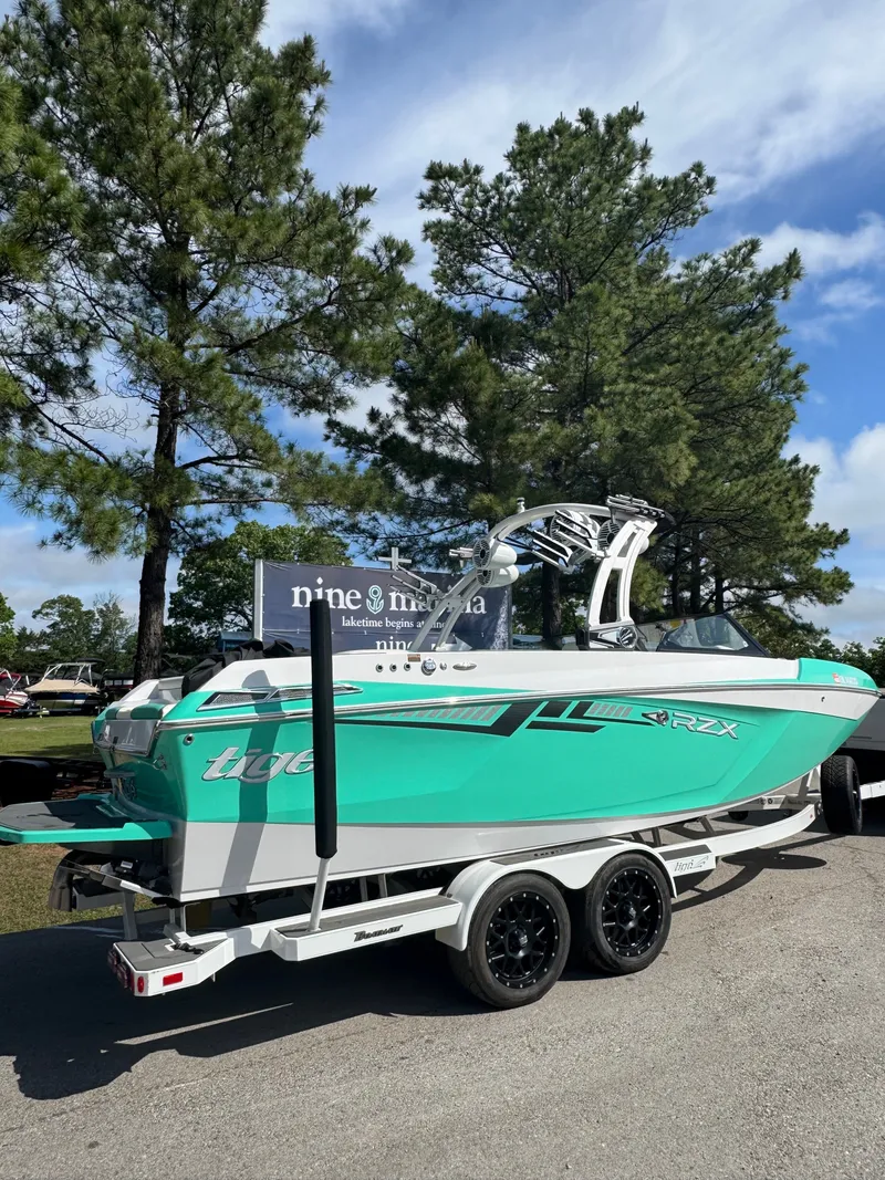 Slide: The Image of Tigé 24RZX 2021 - 13