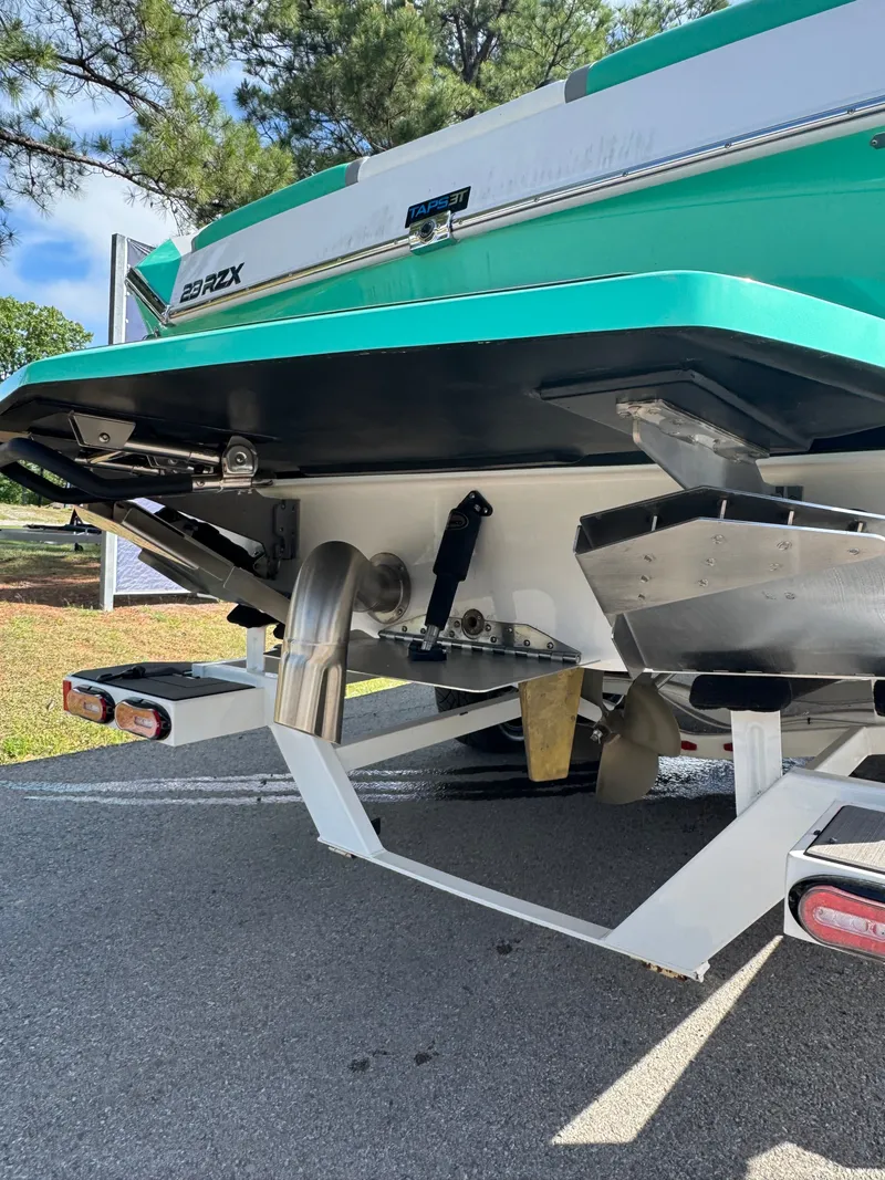 Slide: The Image of Tigé 24RZX 2021 - 15