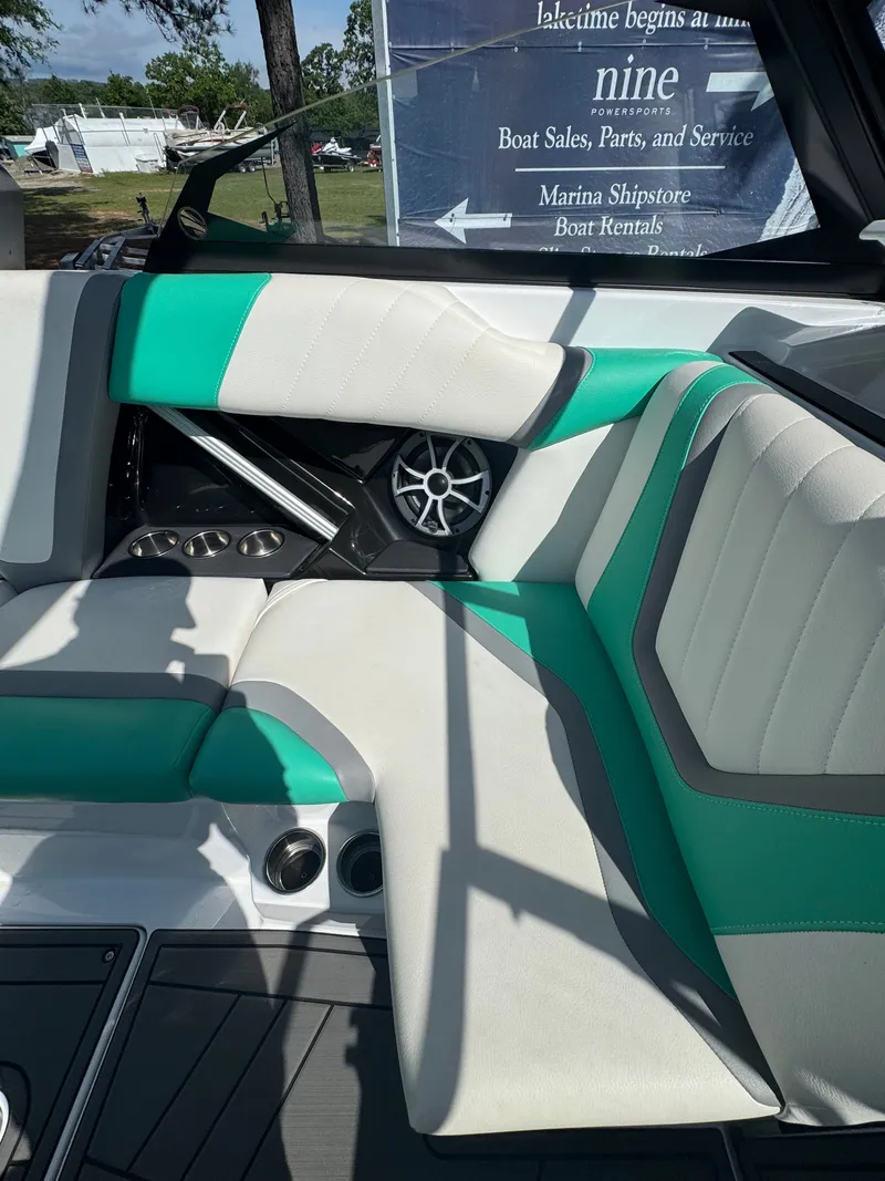 Slide: The Image of Tigé 24RZX 2021 - 5