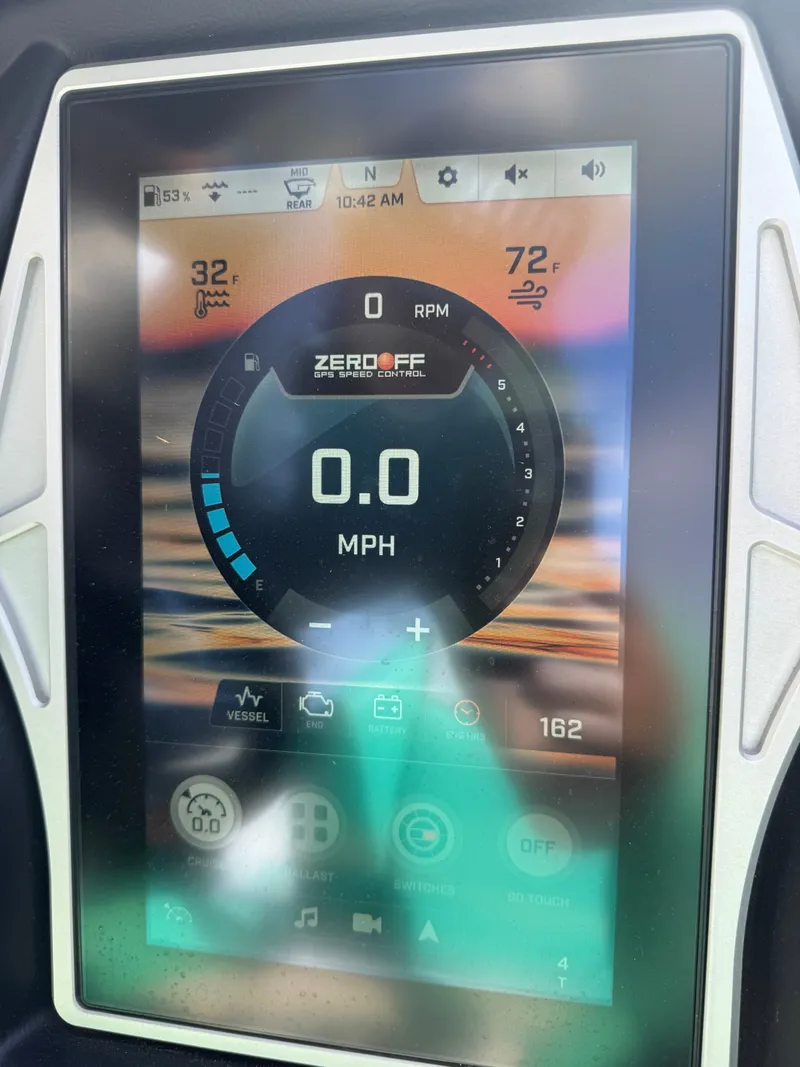 Slide: The Image of Tigé 24RZX 2021 - 6