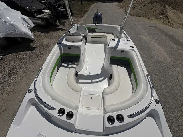 Slide: The Image of Hurricane 188 Sundeck Sport SS 2018 - 10