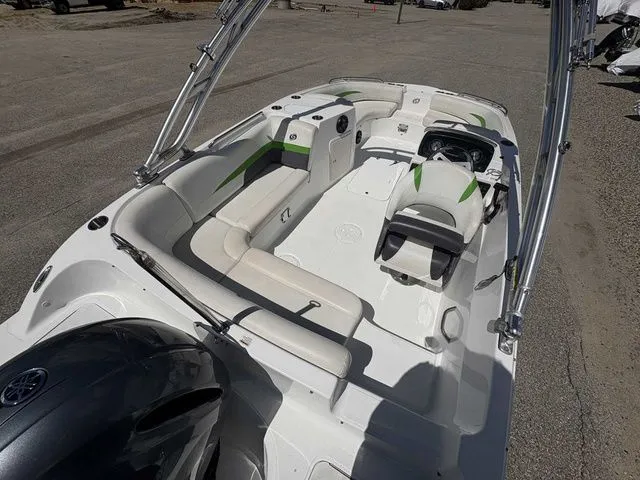 Slide: The Image of Hurricane 188 Sundeck Sport SS 2018 - 6