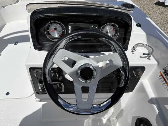 Slide: The Image of Hurricane 188 Sundeck Sport SS 2018 - 8