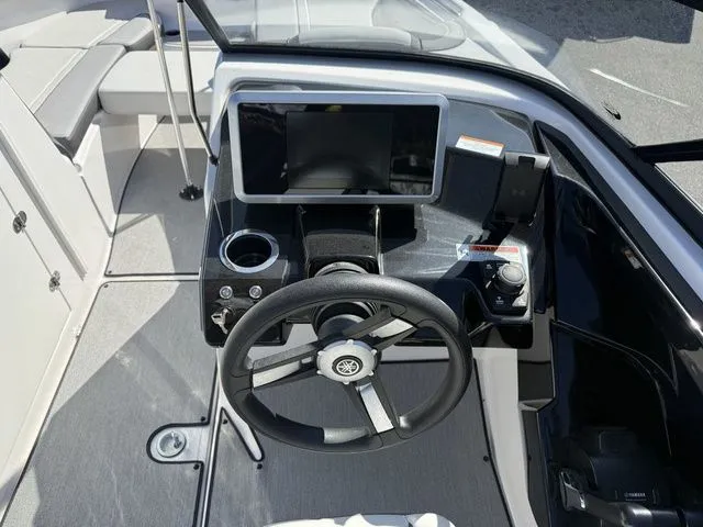 Slide: The Image of Yamaha SX250 2024 - 17