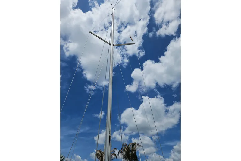 Slide: The Image of Engine compartment of a 1997 Beneteau Oceanis Clipper 321 sailboat. - 38