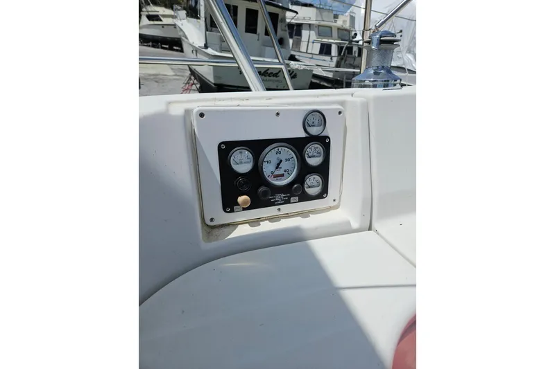 Slide: The Image of Engine compartment of a 1997 Beneteau Oceanis Clipper 321 sailboat. - 39