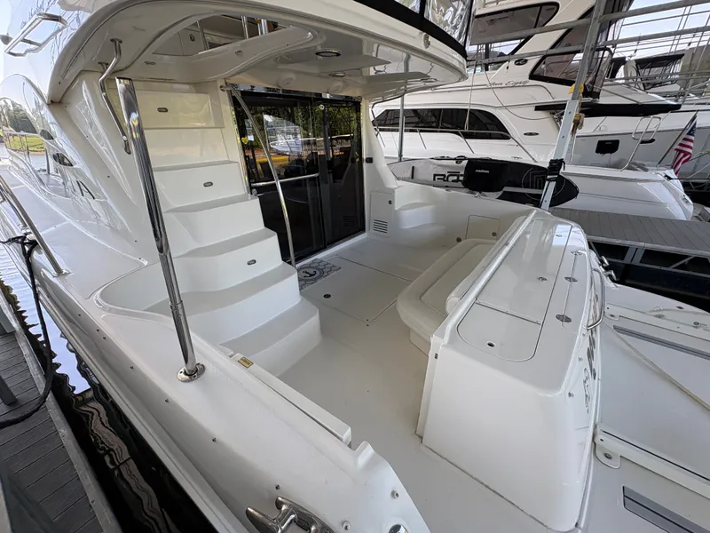 Slide: The Image of Sea Ray 500 Sedan Bridge 2005 - 10