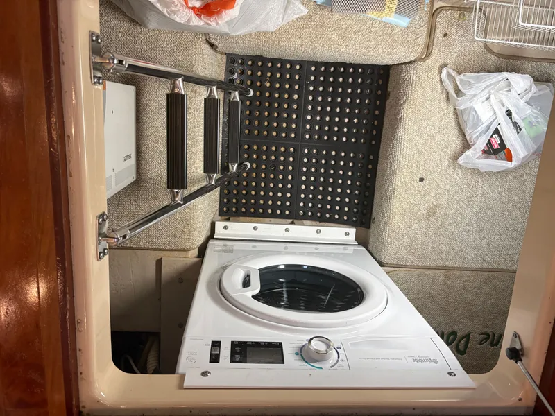 Slide: The Image of Sea Ray 500 Sedan Bridge 2005 - 100