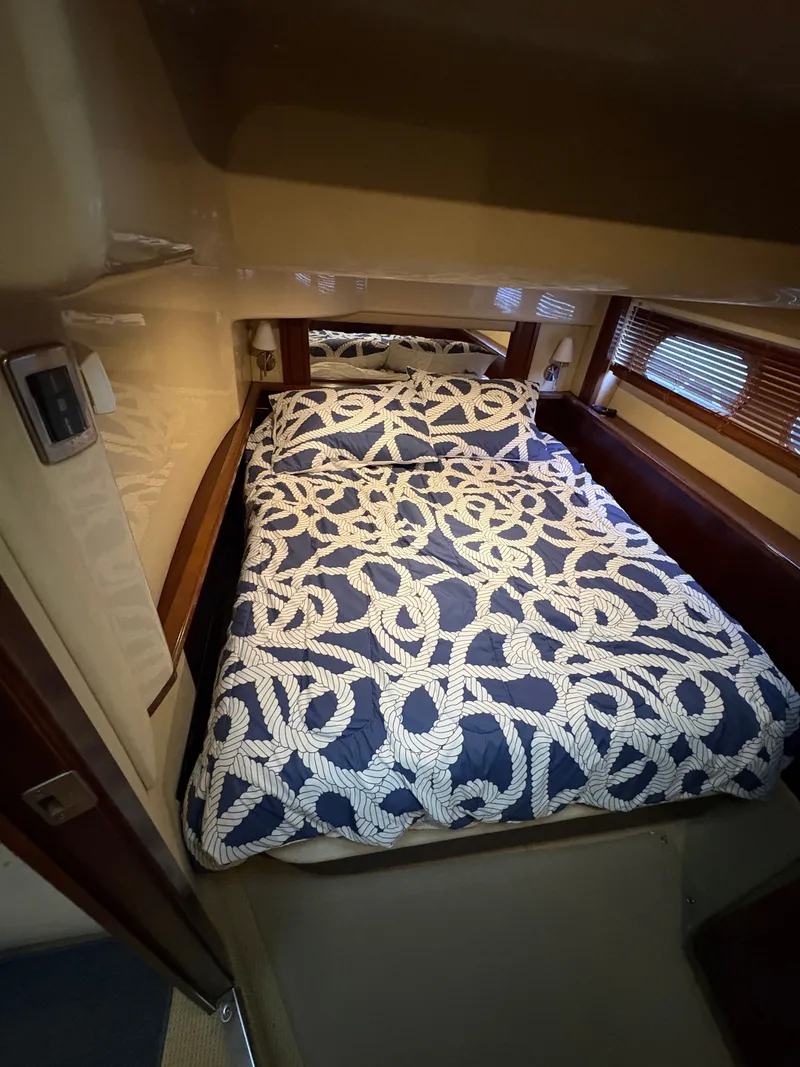 Slide: The Image of Sea Ray 500 Sedan Bridge 2005 - 106