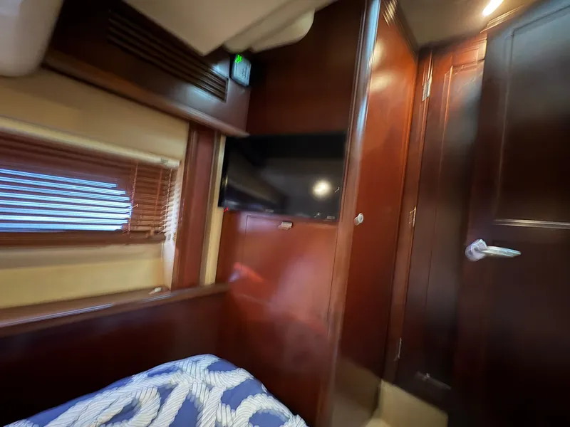 Slide: The Image of Sea Ray 500 Sedan Bridge 2005 - 107