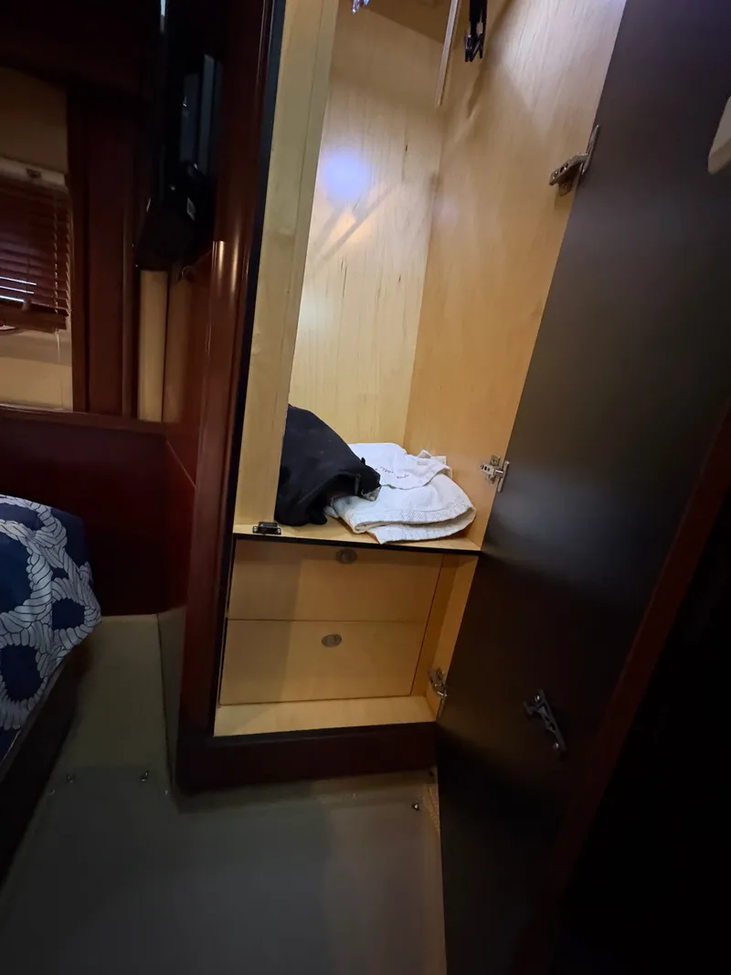 Slide: The Image of Sea Ray 500 Sedan Bridge 2005 - 108