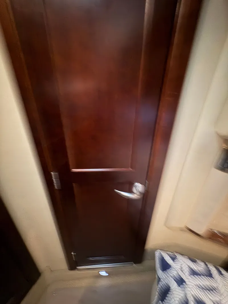 Slide: The Image of Sea Ray 500 Sedan Bridge 2005 - 109