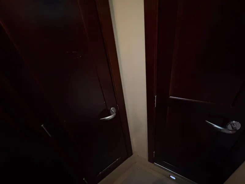 Slide: The Image of Sea Ray 500 Sedan Bridge 2005 - 110