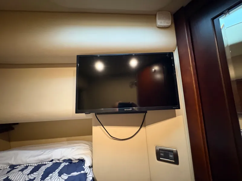 Slide: The Image of Sea Ray 500 Sedan Bridge 2005 - 119