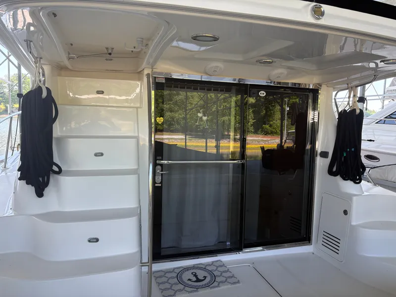 Slide: The Image of Sea Ray 500 Sedan Bridge 2005 - 12