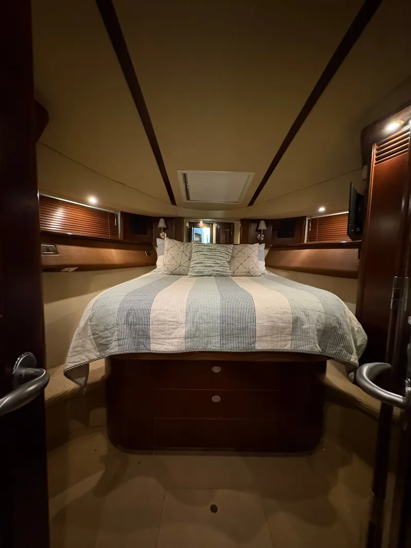 Slide: The Image of Sea Ray 500 Sedan Bridge 2005 - 125