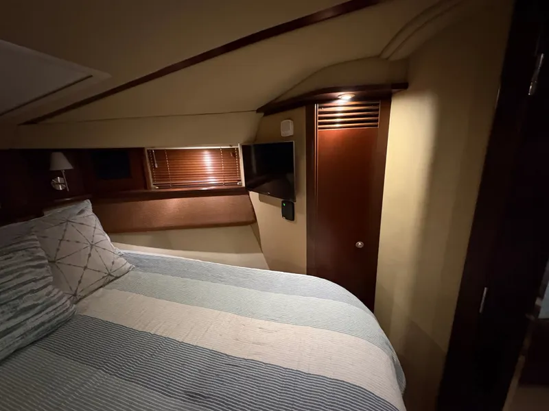 Slide: The Image of Sea Ray 500 Sedan Bridge 2005 - 128