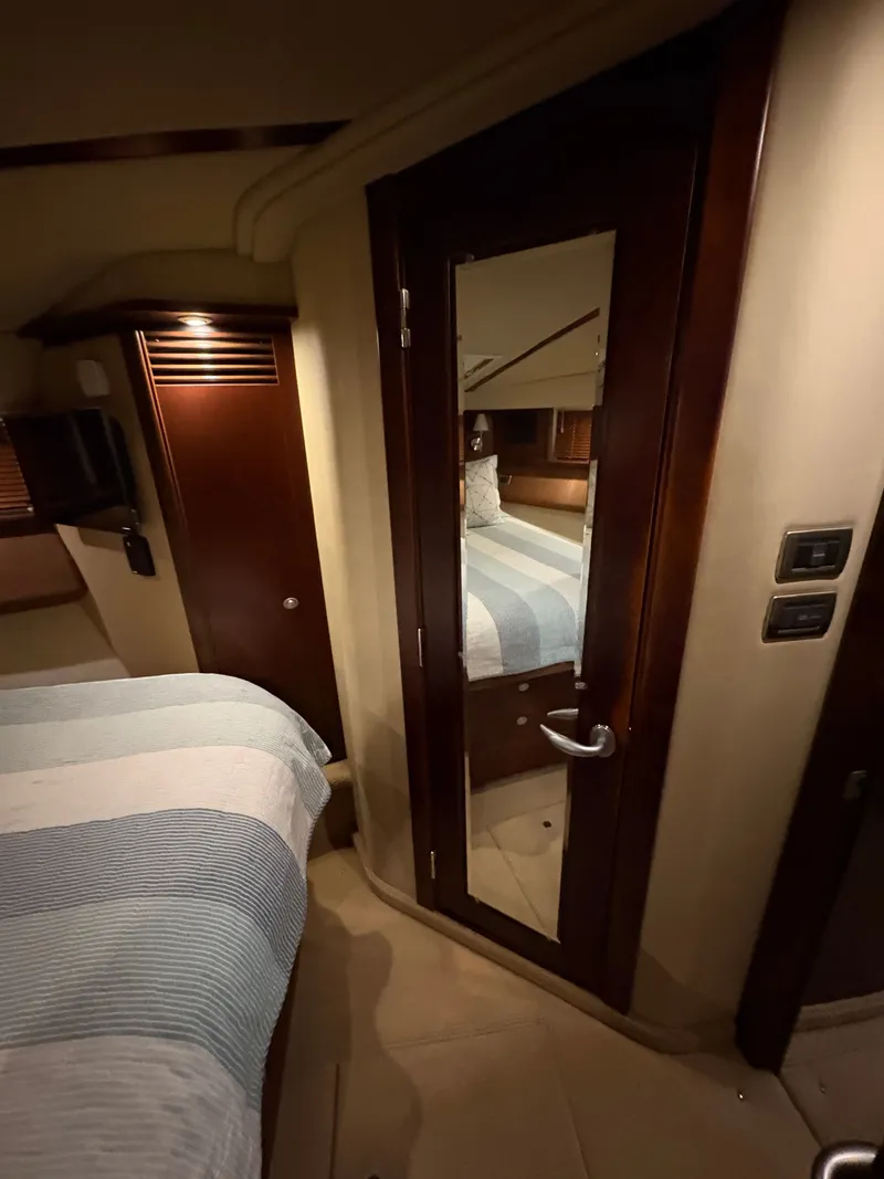 Slide: The Image of Sea Ray 500 Sedan Bridge 2005 - 129