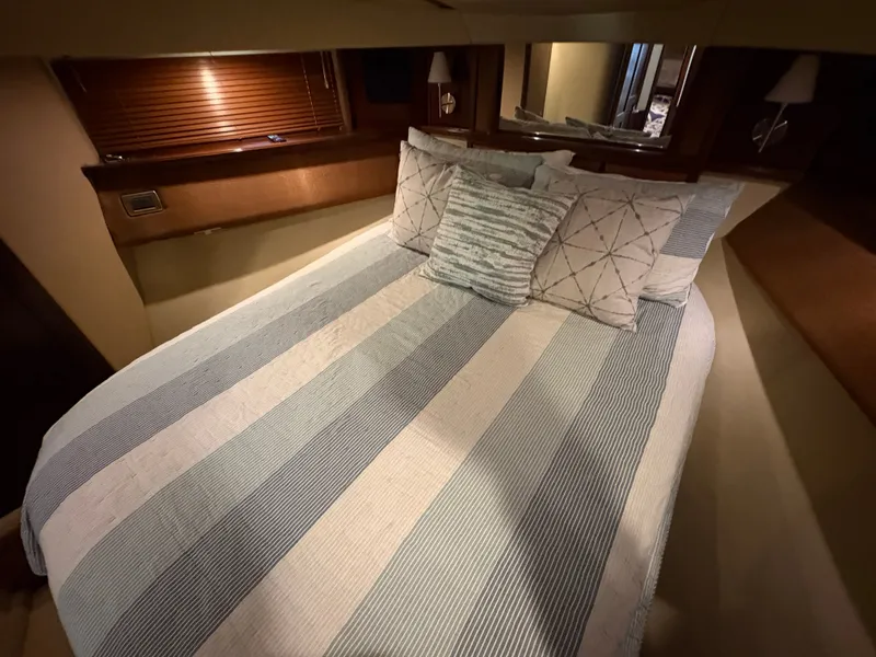 Slide: The Image of Sea Ray 500 Sedan Bridge 2005 - 131