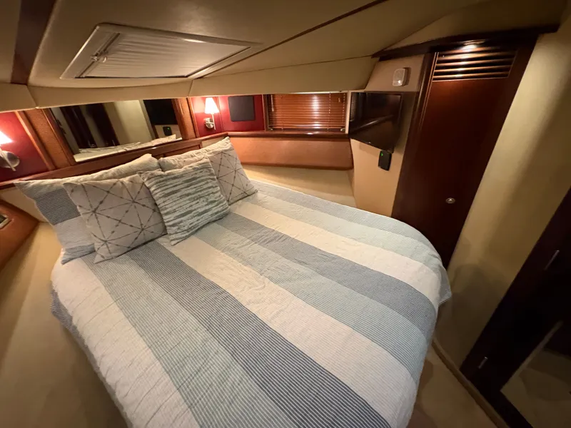 Slide: The Image of Sea Ray 500 Sedan Bridge 2005 - 135