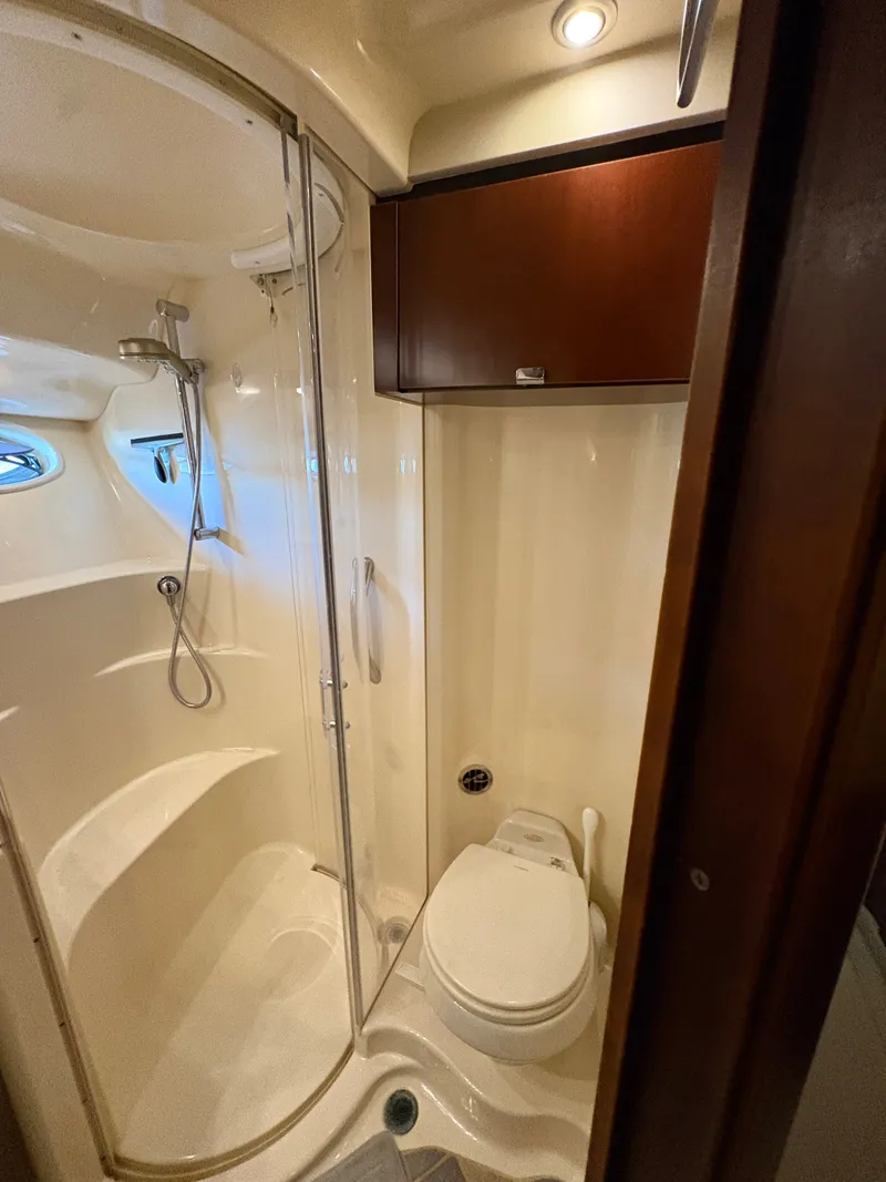 Slide: The Image of Sea Ray 500 Sedan Bridge 2005 - 141