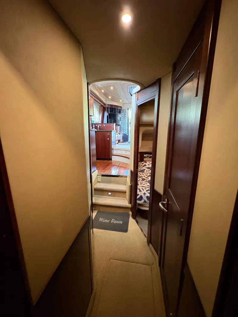 Slide: The Image of Sea Ray 500 Sedan Bridge 2005 - 142