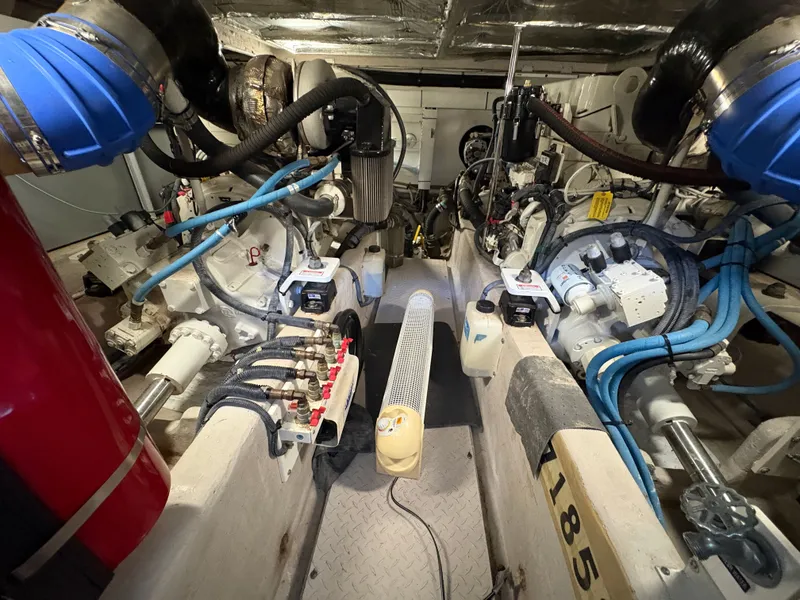 Slide: The Image of Sea Ray 500 Sedan Bridge 2005 - 150