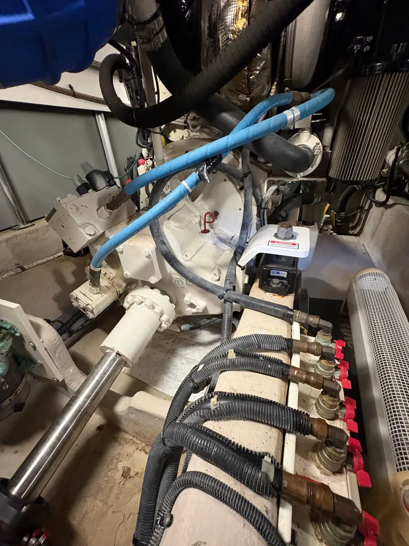 Slide: The Image of Sea Ray 500 Sedan Bridge 2005 - 152