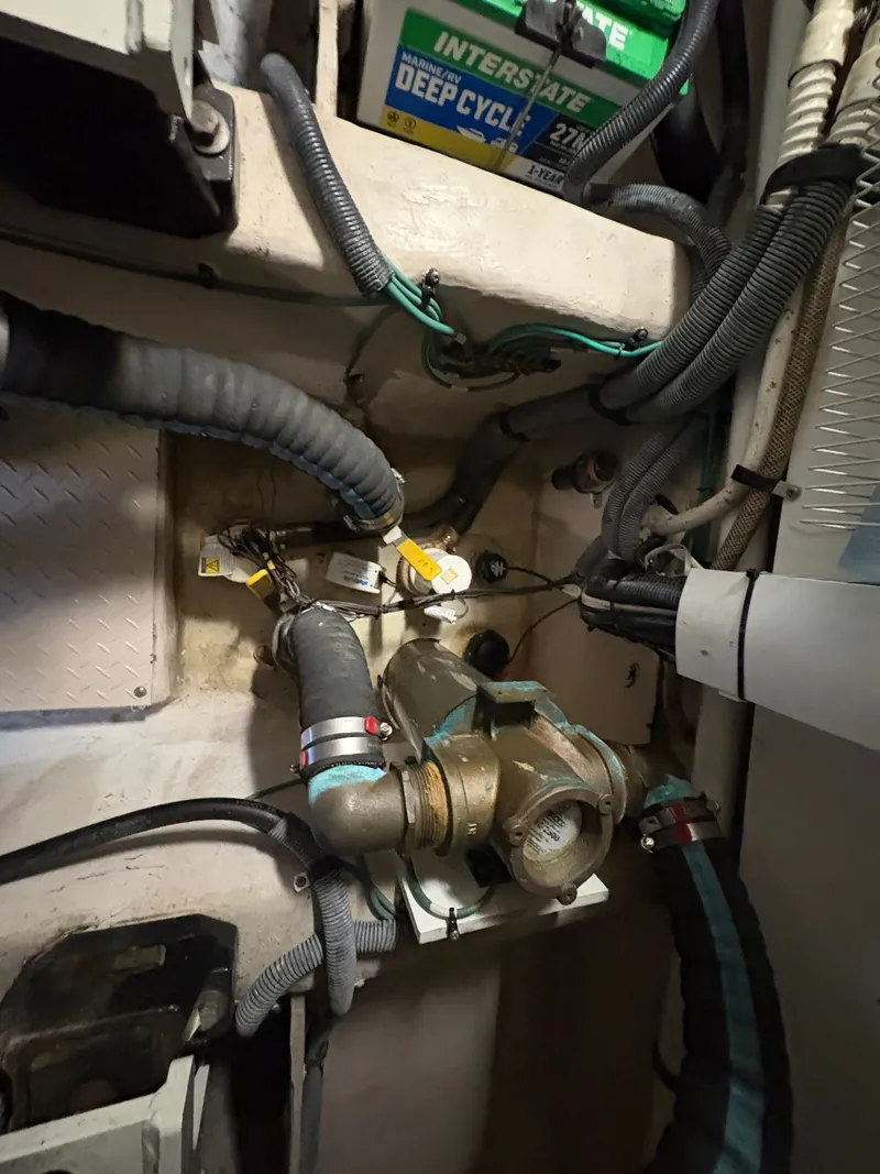 Slide: The Image of Sea Ray 500 Sedan Bridge 2005 - 158