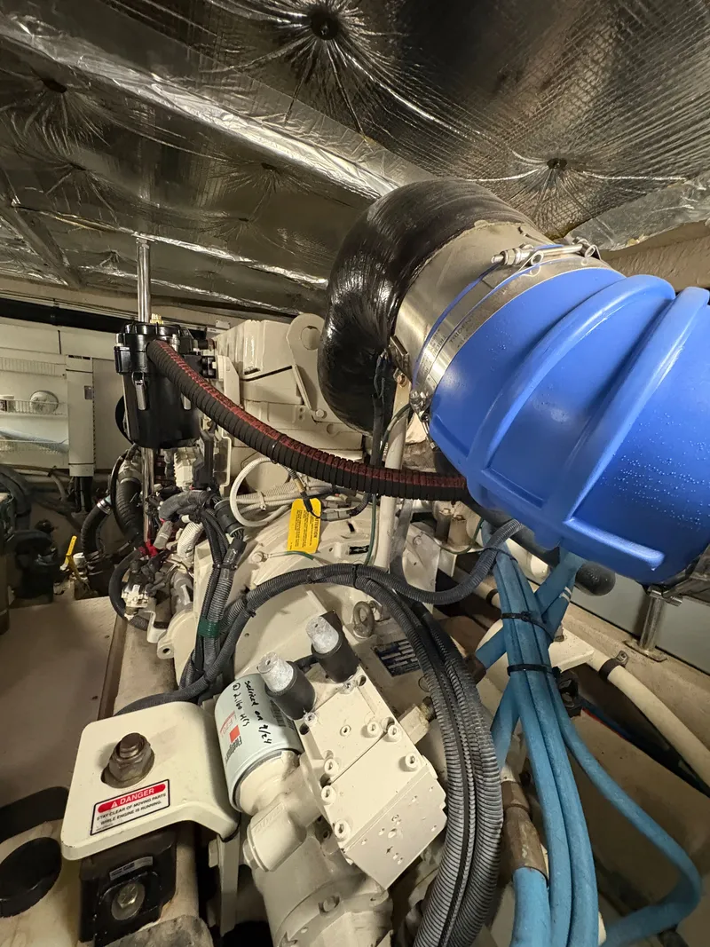 Slide: The Image of Sea Ray 500 Sedan Bridge 2005 - 163