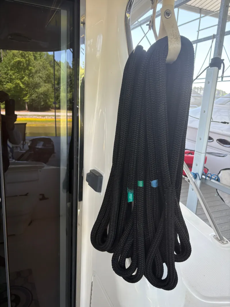 Slide: The Image of Sea Ray 500 Sedan Bridge 2005 - 172