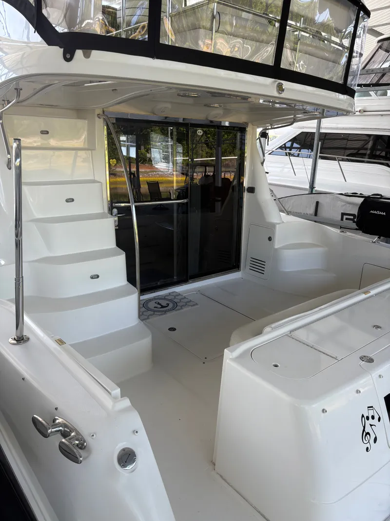 Slide: The Image of Sea Ray 500 Sedan Bridge 2005 - 197