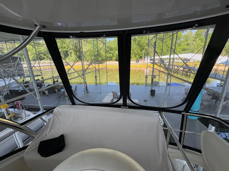 Slide: The Image of Sea Ray 500 Sedan Bridge 2005 - 21