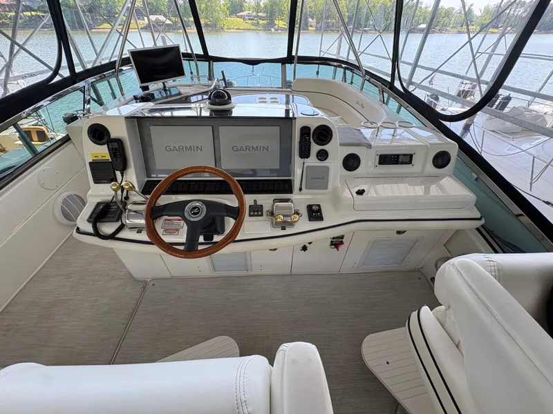 Slide: The Image of Sea Ray 500 Sedan Bridge 2005 - 35