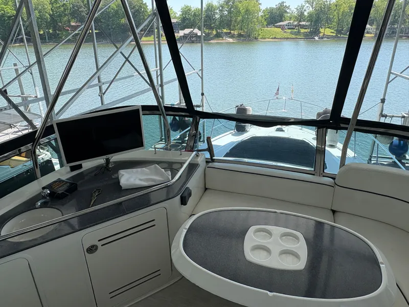 Slide: The Image of Sea Ray 500 Sedan Bridge 2005 - 39