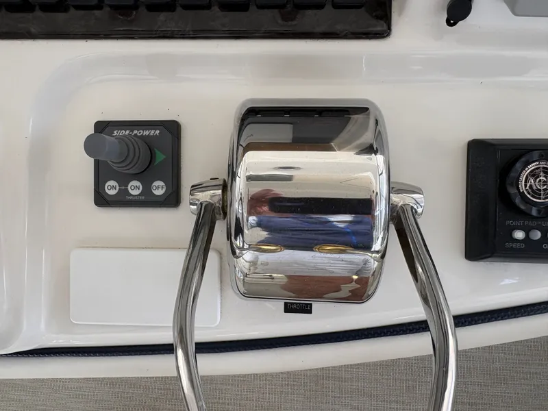 Slide: The Image of Sea Ray 500 Sedan Bridge 2005 - 40