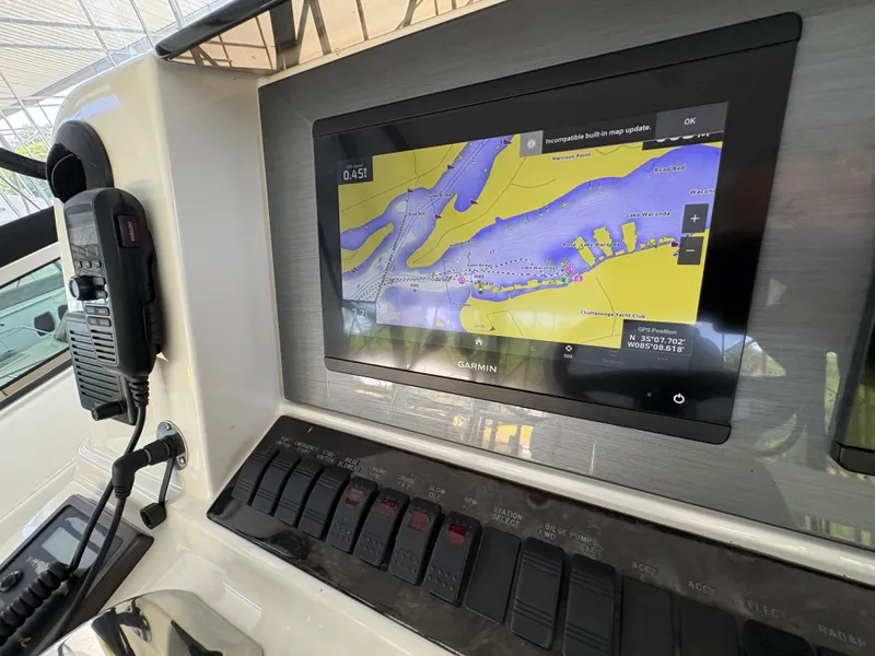 Slide: The Image of Sea Ray 500 Sedan Bridge 2005 - 52