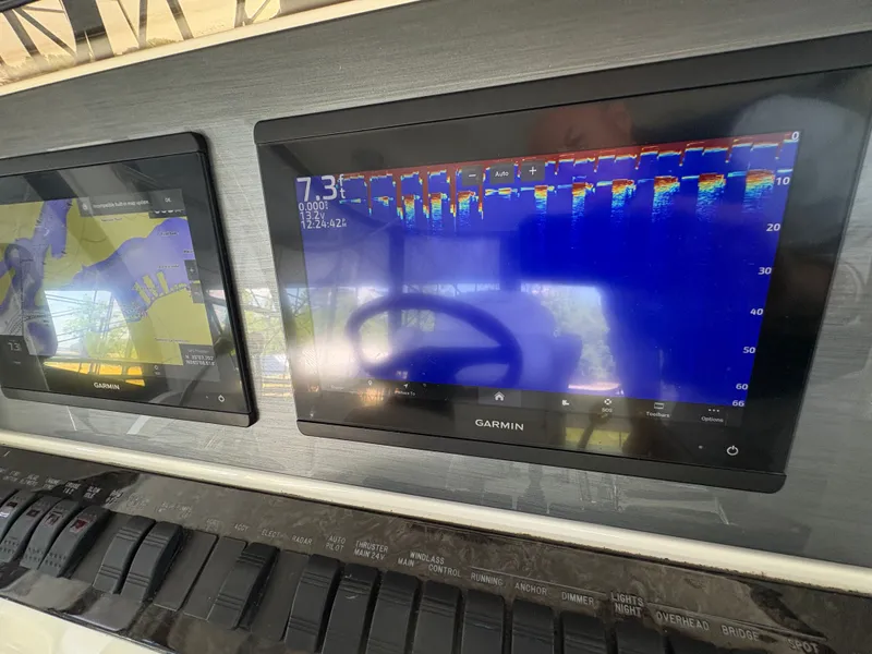 Slide: The Image of Sea Ray 500 Sedan Bridge 2005 - 53