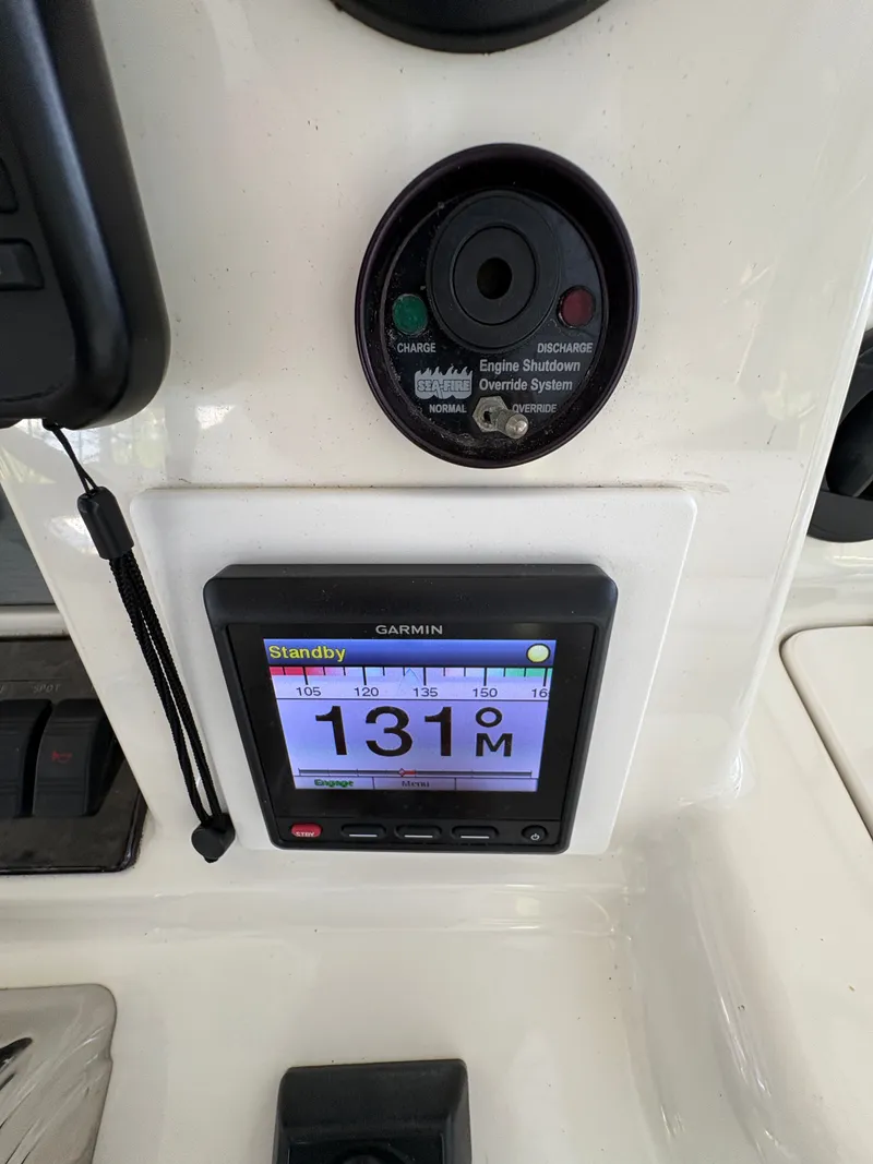 Slide: The Image of Sea Ray 500 Sedan Bridge 2005 - 55