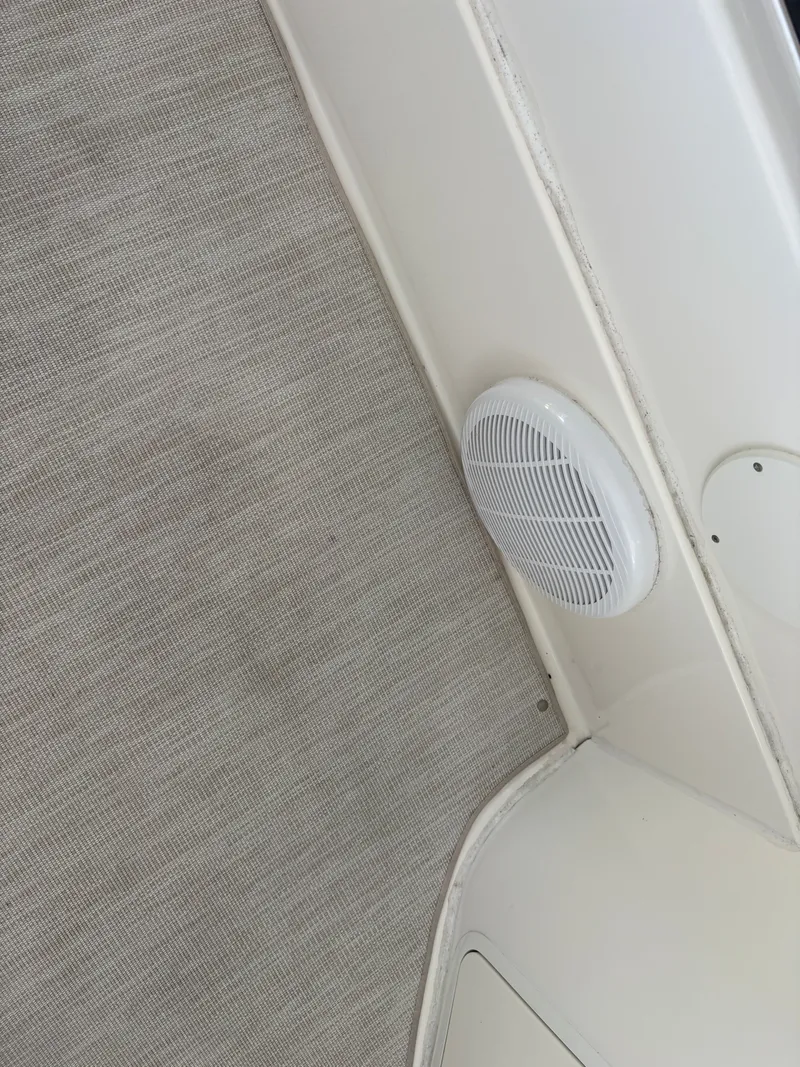 Slide: The Image of Sea Ray 500 Sedan Bridge 2005 - 58