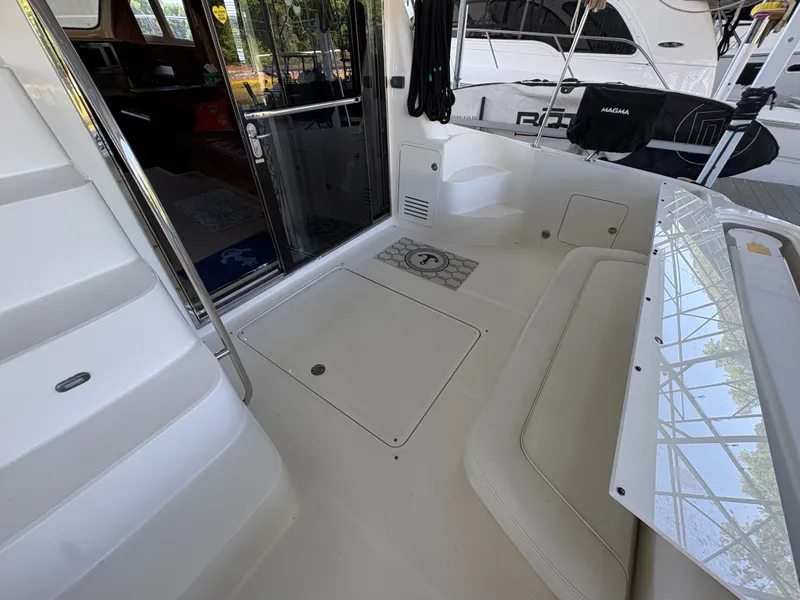 Slide: The Image of Sea Ray 500 Sedan Bridge 2005 - 61