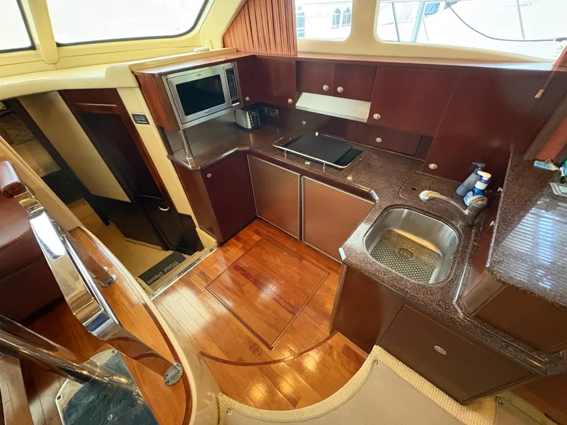 Slide: The Image of Sea Ray 500 Sedan Bridge 2005 - 65