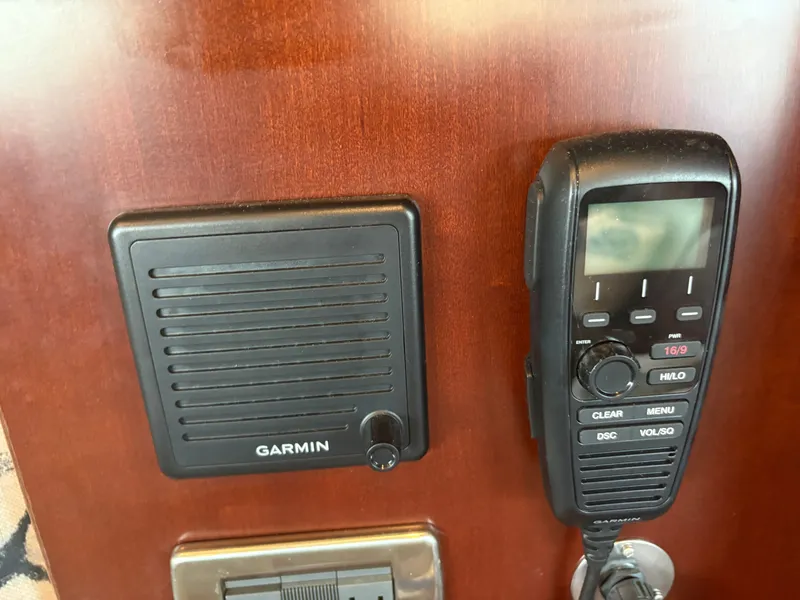 Slide: The Image of Sea Ray 500 Sedan Bridge 2005 - 73