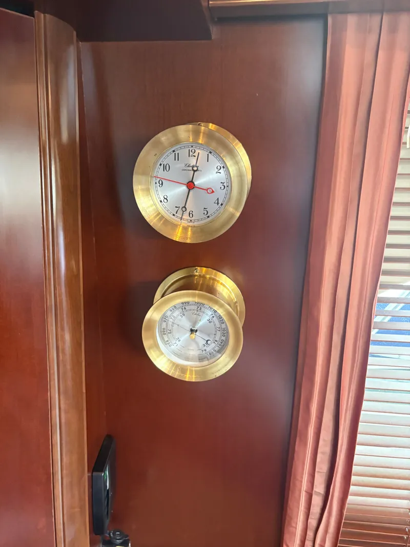 Slide: The Image of Sea Ray 500 Sedan Bridge 2005 - 75